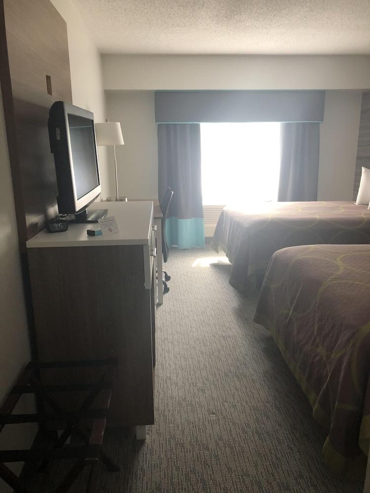 Super 8 By Wyndham Manchester Airport Eksteriør bilde