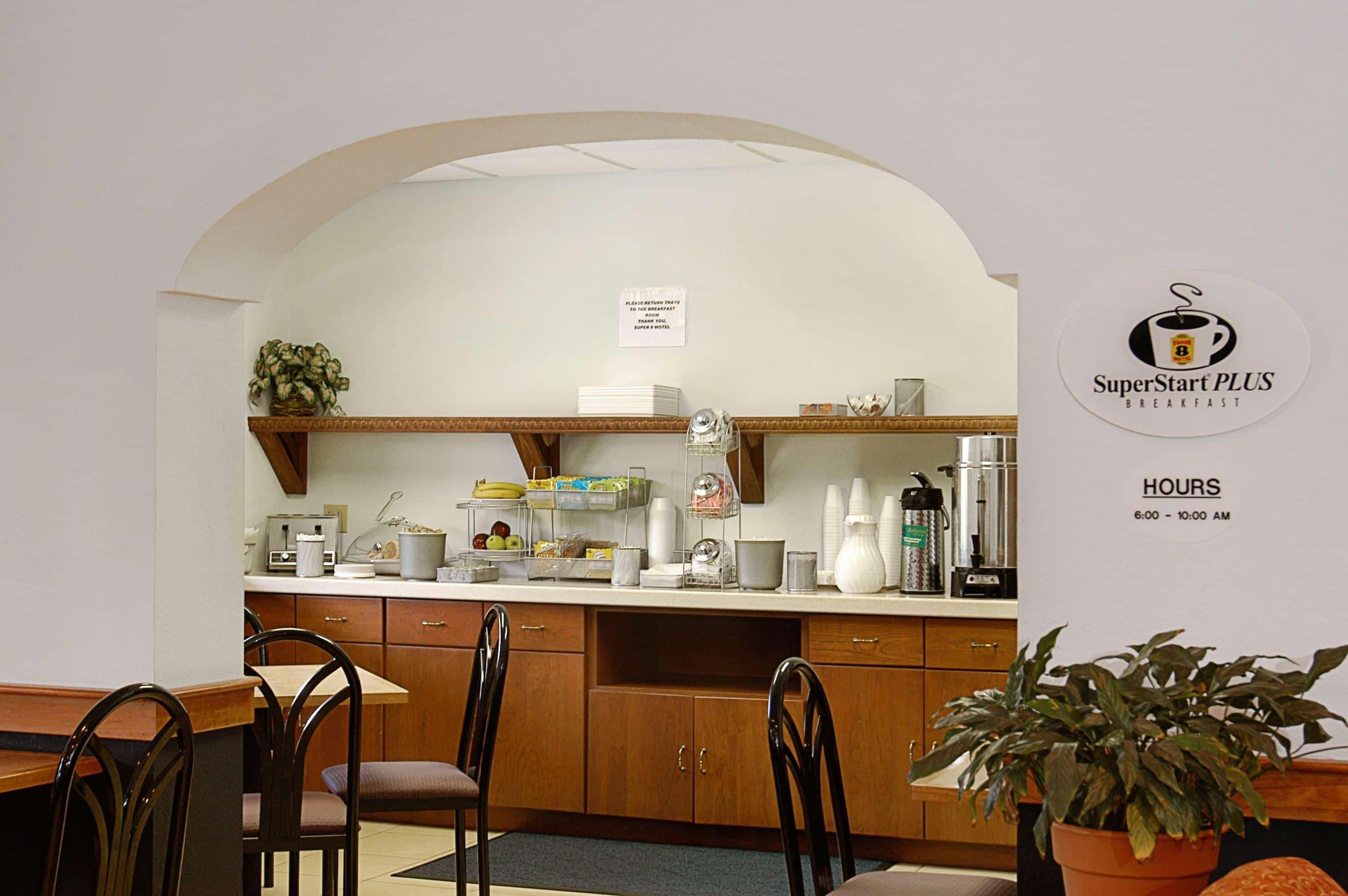 Super 8 By Wyndham Manchester Airport Restaurant bilde
